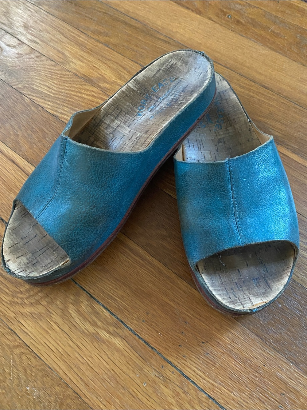 Kork Ease distressed blue leather Tutsi